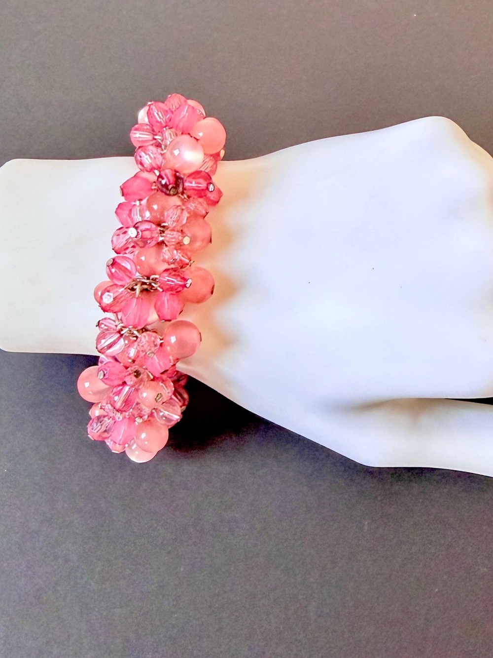 Vintage pink cha cha cluster stretch bracelet chunky cat eye faceted glass 1960s